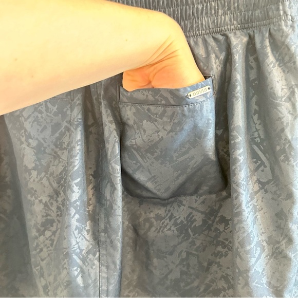 Orvis Embossed Pull-On Travel Skort Size Small Navy Blue Glass Print Skirt - Picture 5 of 9